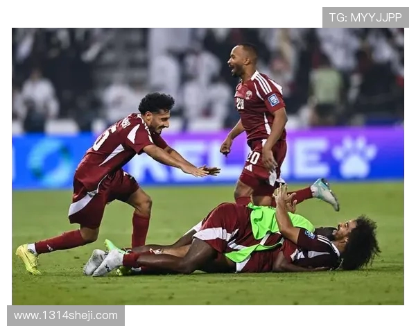 卡塔尔与中国足球对决海报设计展现激情与梦想的碰撞